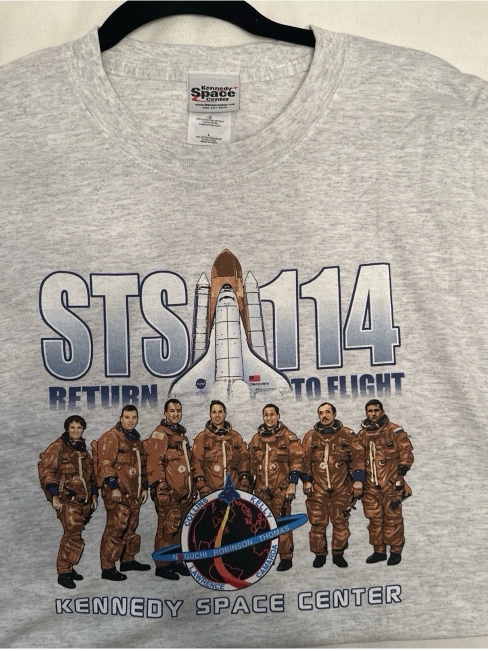Brand New Vintage Kennedy Space
Center Tshirt
Large
